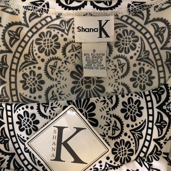 A  "Shana K" blouse, lovely black and white print,  new and with tags - Picture 6 of 6